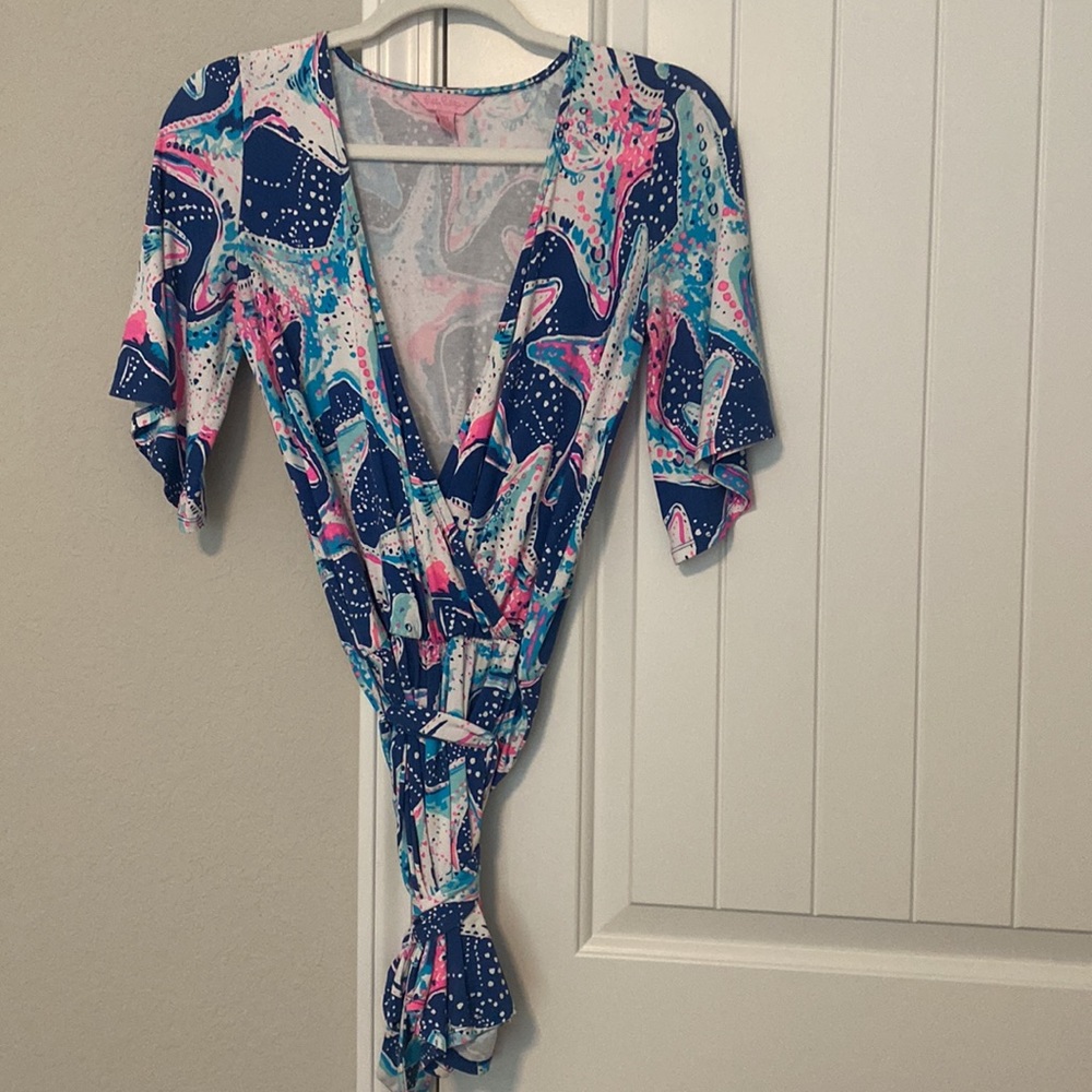 Lilly Pulitzer Short Sleeve Romper red, white + blue pattern size XXS